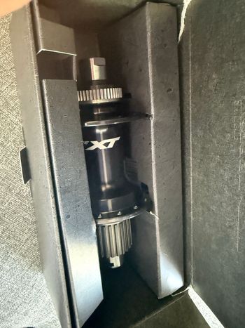 Used Shimano XT Nabe hinten FHM8110B 32H 148 12 bike — image 3 of 3
