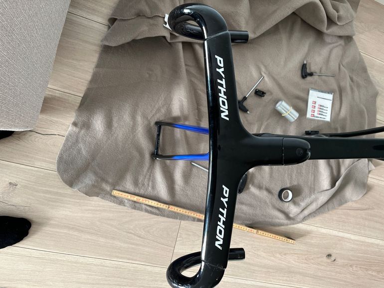 Used Python Integrated Handlebar 2024 bike — image 2 of 5