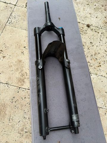 Fox 36 Performance Elite 160 mm 2023 Fork usato