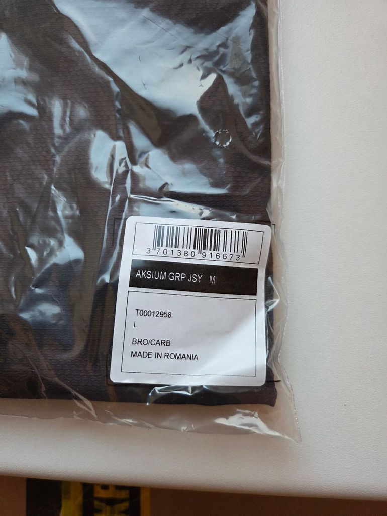 Used Mavic Aksium Graphic Bronze/Carbon Short-Sleeve Jersey bike — image 5 of 6
