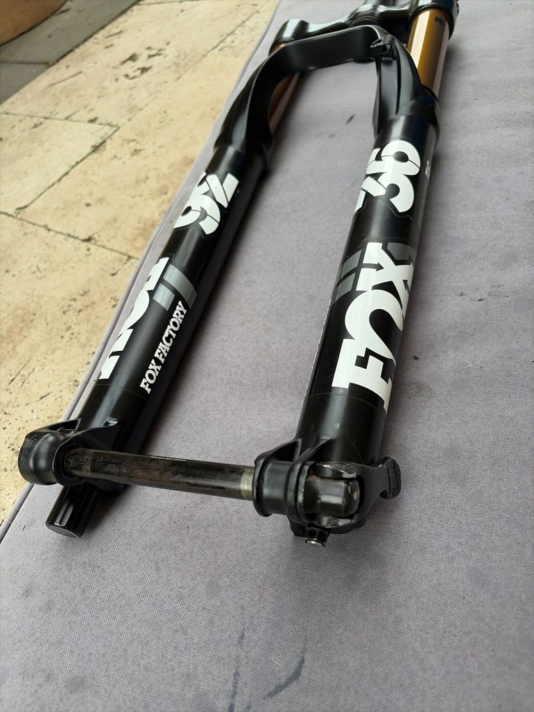 Used Fox Factory 36 Voorvork 160 mm 2019 bike — image 3 of 6