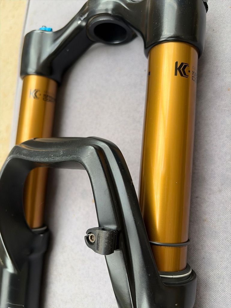 Used Fox Factory 36 Voorvork 160 mm 2019 bike — image 2 of 6