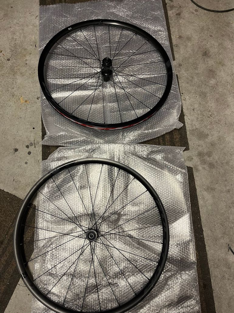 Used Fulcrum Racing 600 DB Wheelset 2025 bike — image 7 of 8
