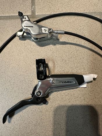 Used Sram Level Ultimate Stealth 4 pistons 2025 bike — image 3 of 3