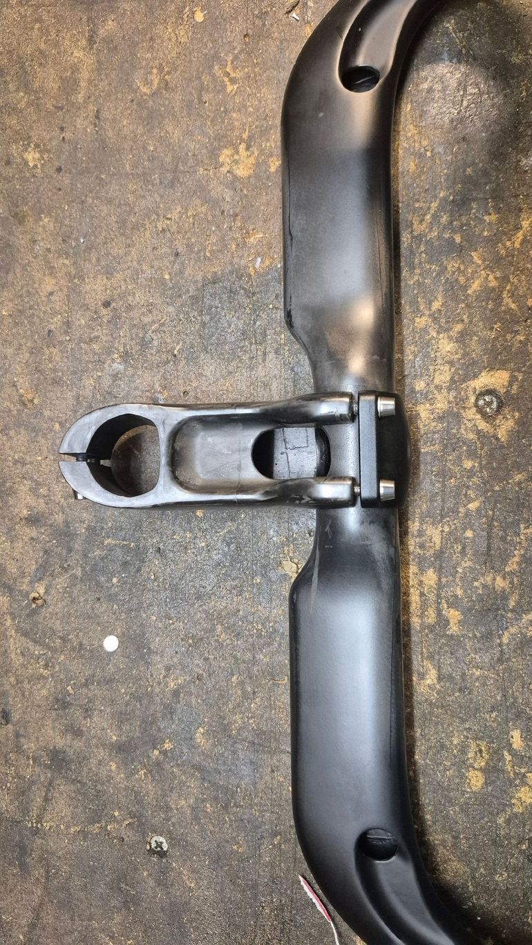 Used Giant Contact Handlebar 2025 bike — image 2 of 9