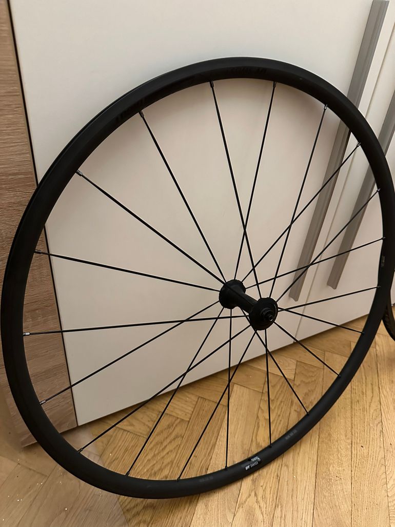 Used Dt Swiss PR 1400 DICUT 21 OXiC Wheelset 2020 bike — image 4 of 9