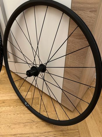 Used Dt Swiss PR 1400 DICUT 21 OXiC Wheelset 2020 bike — image 5 of 9