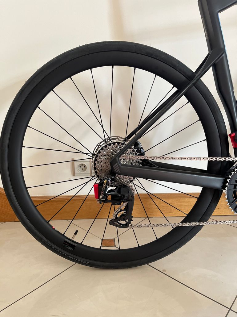 Used Bmc CRD 321 Carbon Tubeless 700c Wheelset bike — image 1 of 3
