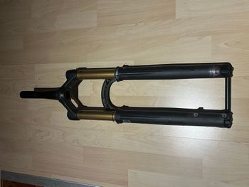 Used Fox 34 Float Factory FIT GRIP2 Fork 140mm Kashima bike — image 2 of 4