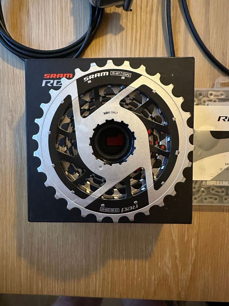 Used Sram Red D1 Groupset 2024 bike — image 8 of 10