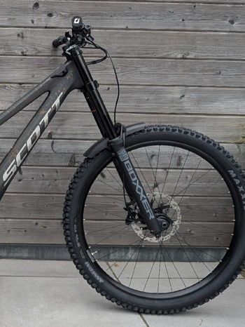 Used RockShox BoXXer Base D1 29" 200mm 2026 bike