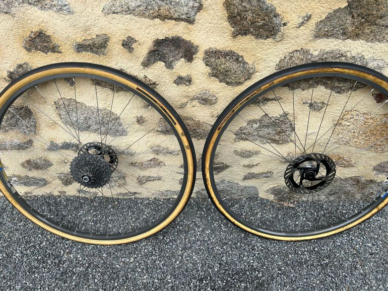 Used Mavic Roue Hope Pro 5 2025 bike — image 1 of 11