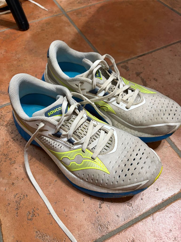Used Saucony endorphin speed 4 bike — image 1 of 2
