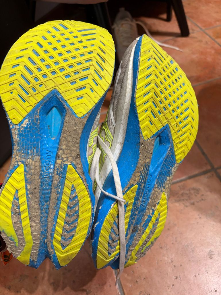 Used Saucony endorphin speed 4 bike — image 2 of 2