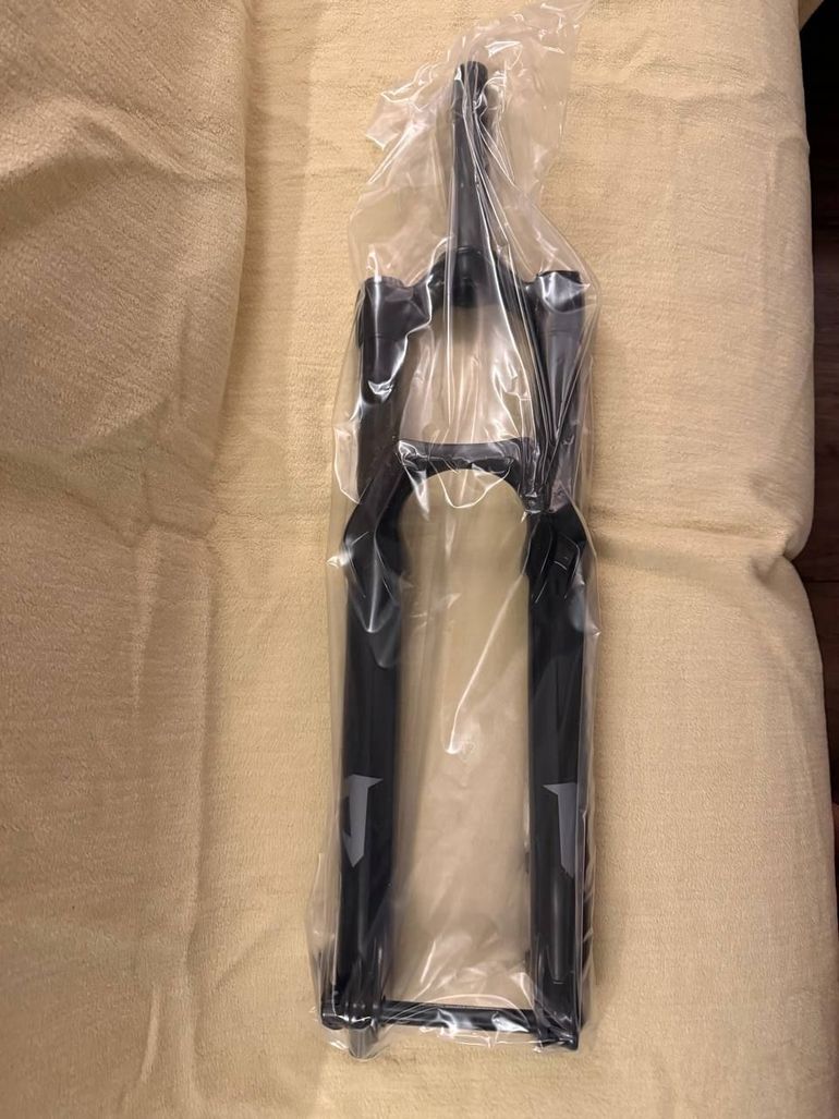 Used Marzocchi Bomber Super Z 29 170mm GRIP X bike — image 7 of 7