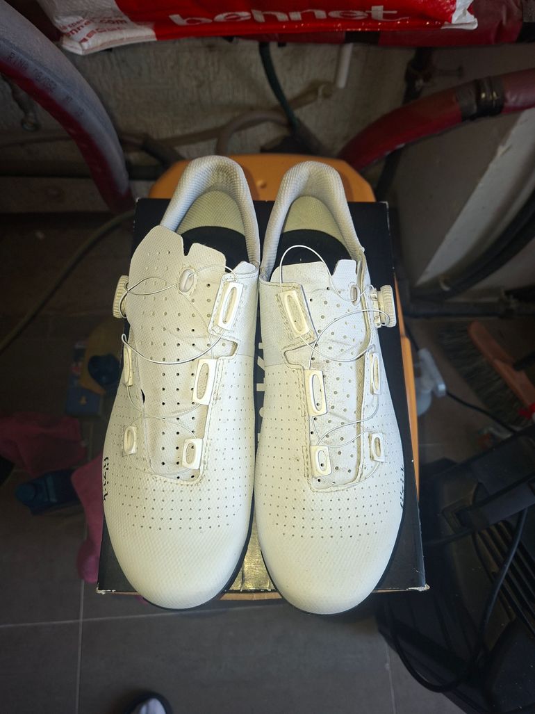 Used Fizik Tempo Decos Carbon 2026 bike — image 1 of 5