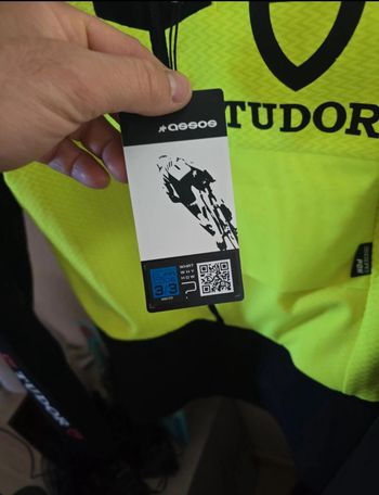 Used Assos Tudor Habu Redbull 2025 bike — image 5 of 9