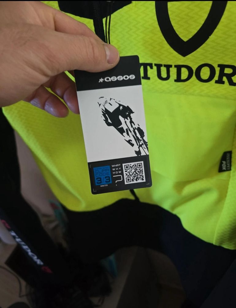 Used Assos Tudor Habu Redbull 2025 bike — image 5 of 9