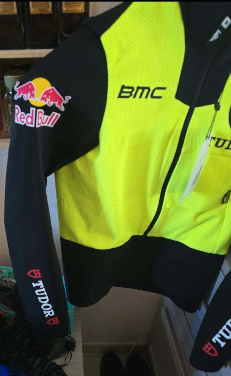 Used Assos Tudor Habu Redbull 2025 bike — image 3 of 9