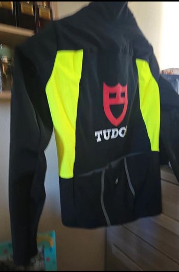 Used Assos Tudor Habu Redbull 2025 bike — image 9 of 9