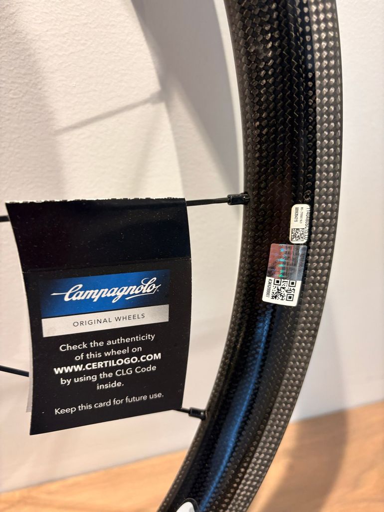 Used Campagnolo Bora Ultra 35 bike — image 2 of 7