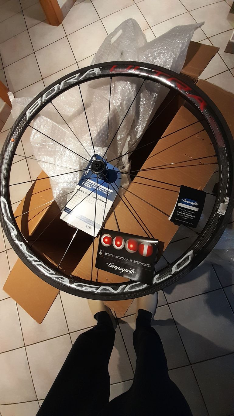 Used Campagnolo Bora Ultra 35 bike — image 1 of 4