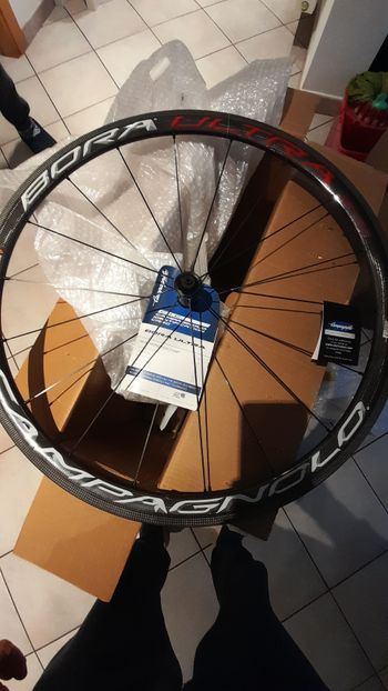 Used Campagnolo Bora Ultra 35 bike — image 3 of 4