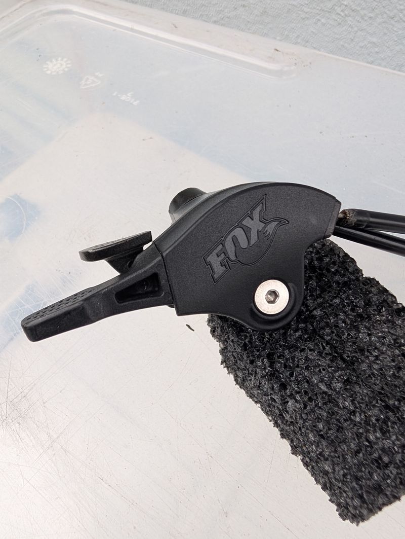 Used Fox Remote Lockout 2Pos Dual Pull 18 Fork