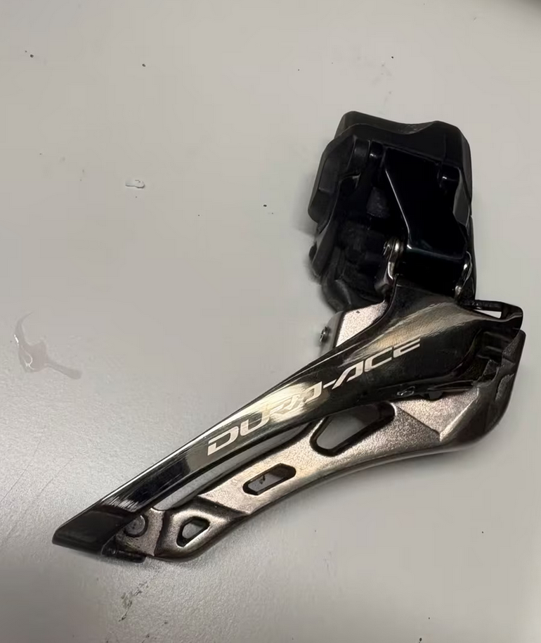 Used Shimano Ultegra R8100 / Dura-Ace R9200 12-speed Di2 Groupset bike — image 4 of 14