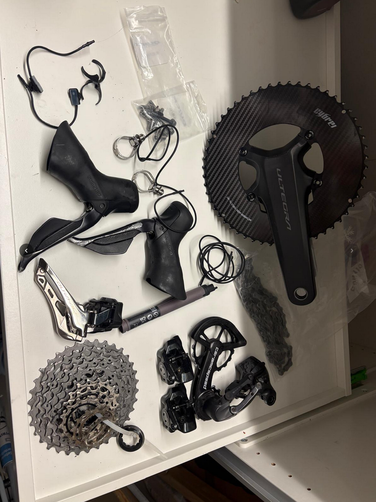 Used Shimano Ultegra R8100 / Dura-Ace R9200 12-speed Di2 Groupset bike — image 1 of 14