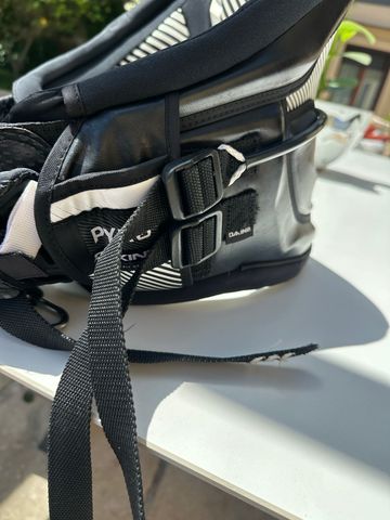 Dakine Pyro Kite Surf & Kite usato