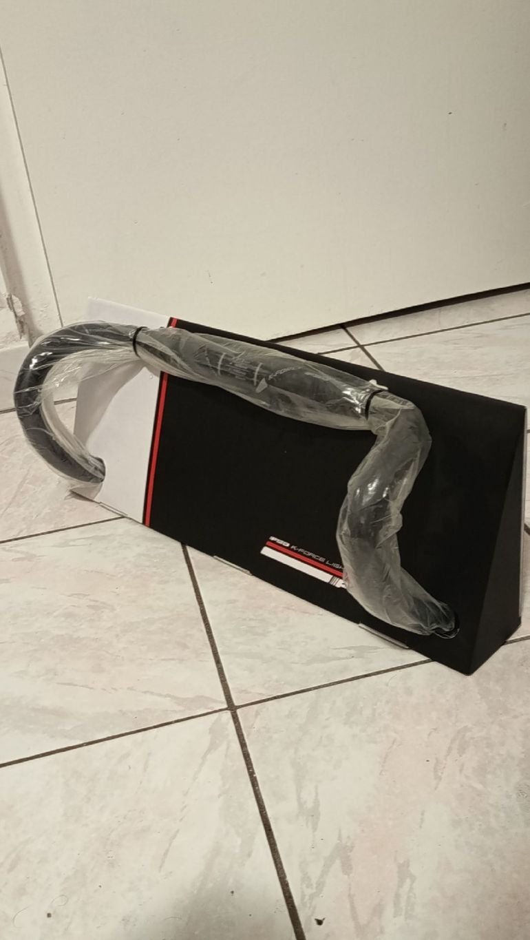 Used Fsa K-Force New Ergo 40 cm Carbon Handlebar bike — image 3 of 5