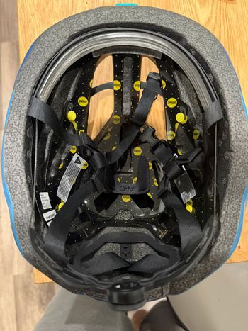 Used Oakley ARO5 MIPS Helmet 2021 bike — image 2 of 2