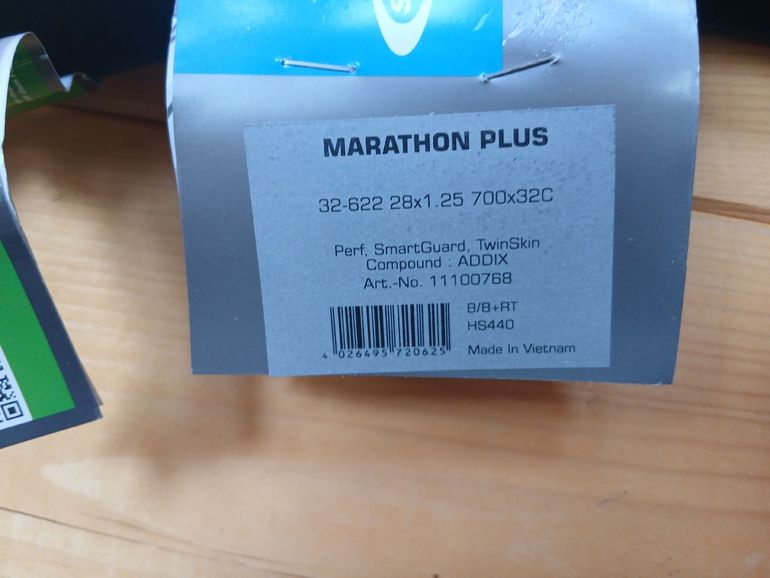 Used Schwalbe Marathon Plus 700x32c (32-622 / 28x1.25") Lot de 2 bike — image 2 of 4