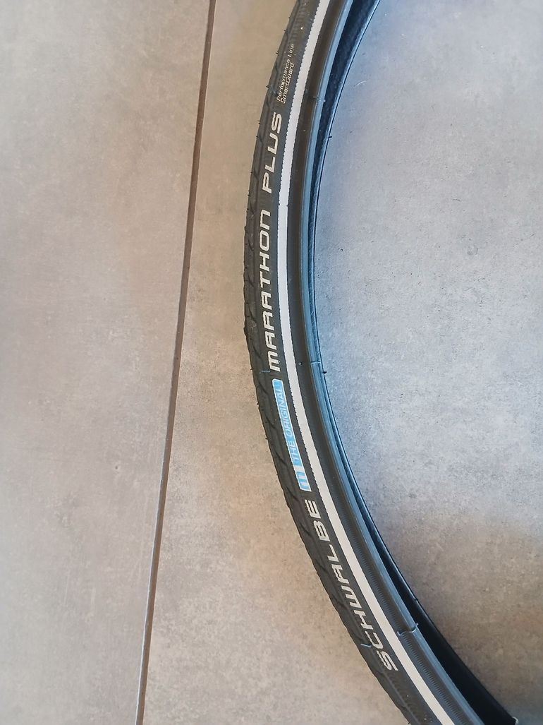 Used Schwalbe Marathon Plus 700x32c (32-622 / 28x1.25") Lot de 2 bike — image 4 of 4