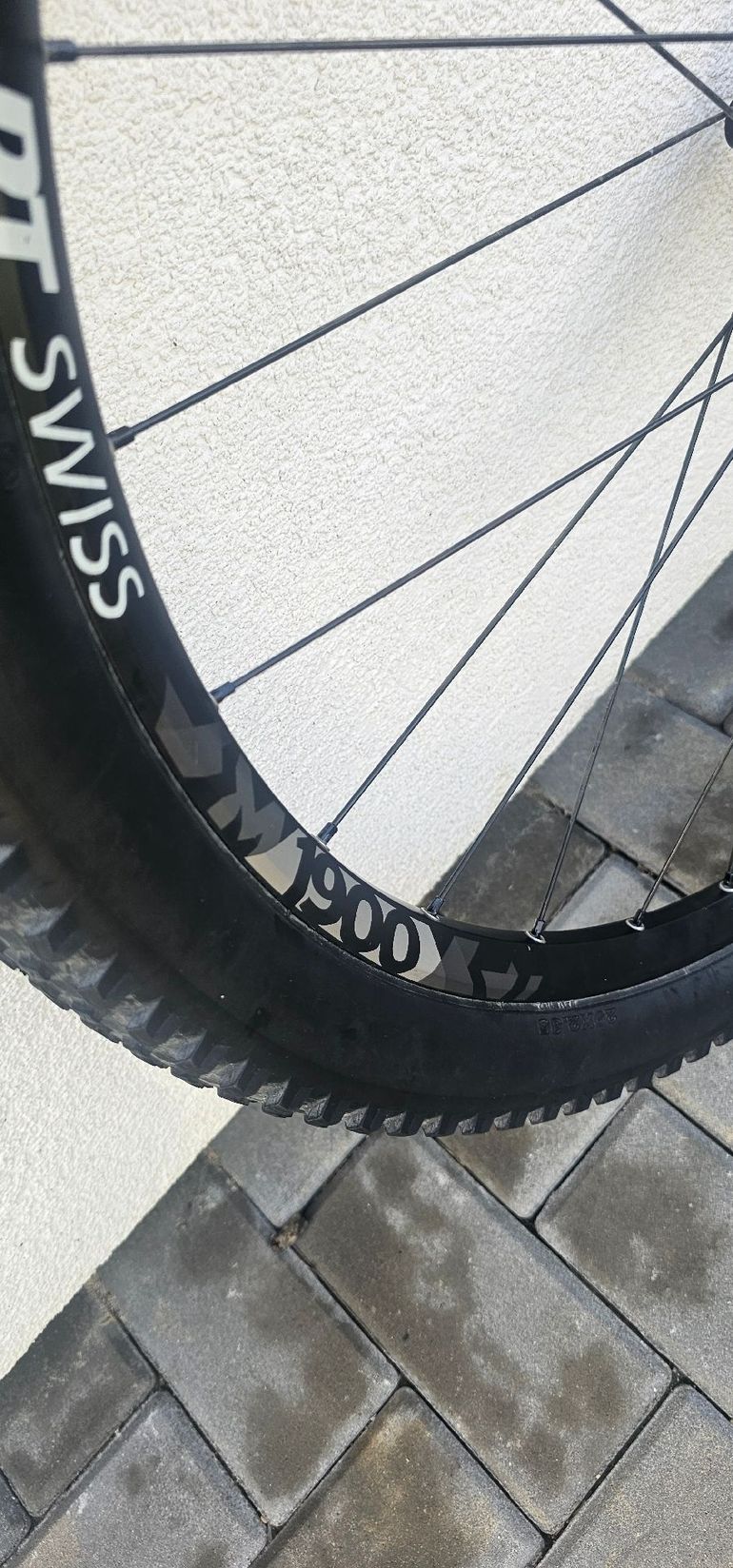 Used Dt Swiss M1900 Spline Rear 2024 bike — image 4 of 5