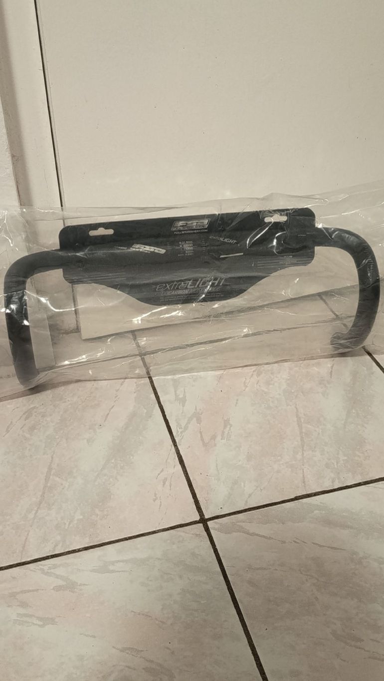 Used Fsa Extra Light Ergo Carbone bike — image 2 of 5