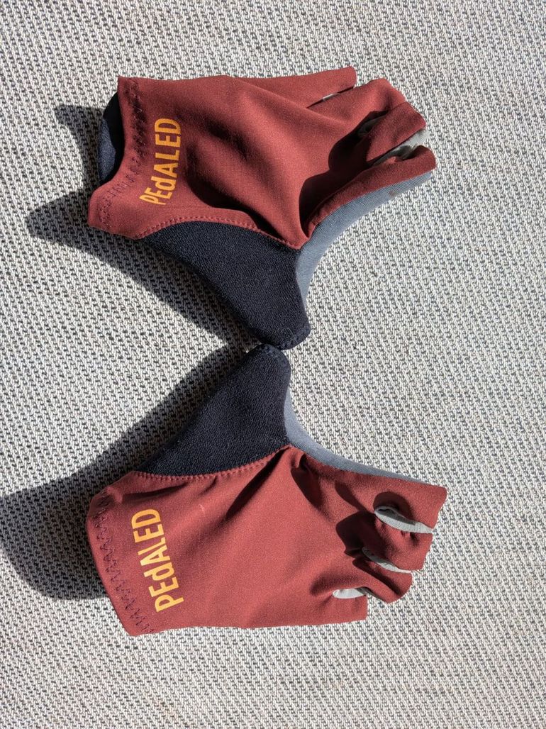 Used pedaled Odyssey Gloves, size M 2025 bike — image 1 of 2