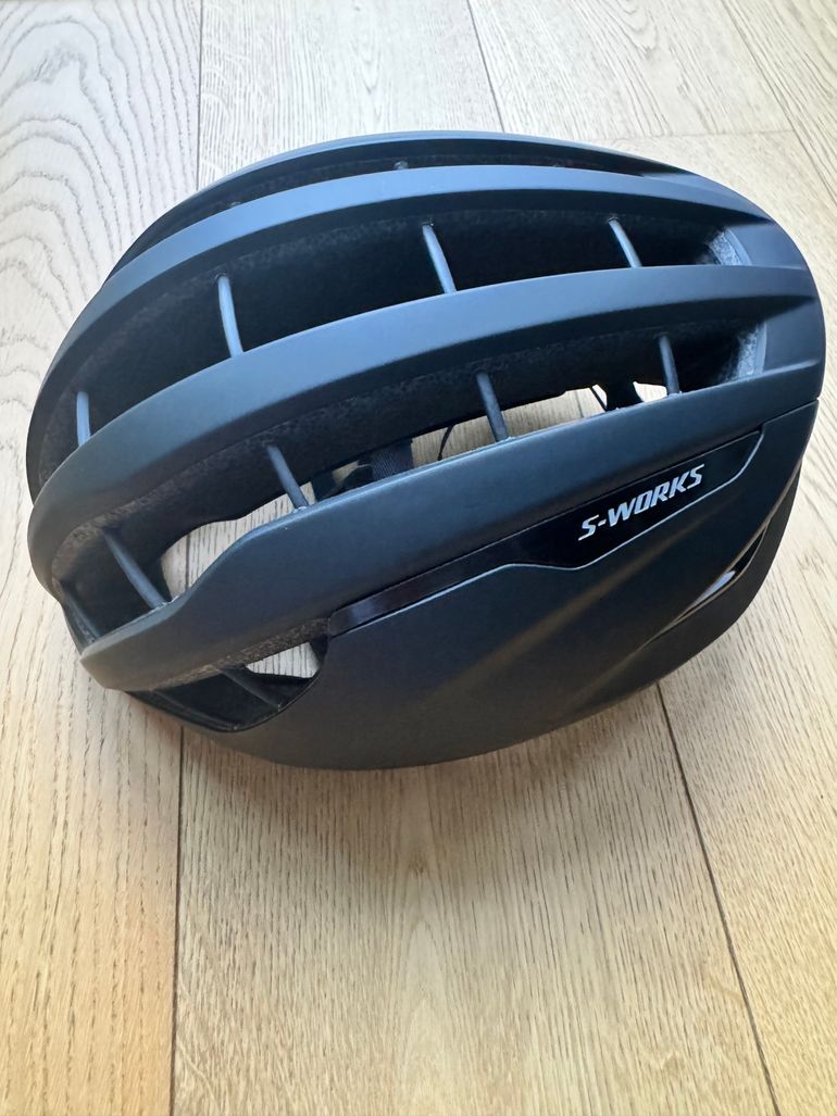Used Specialized Prevail 3 Helmet black L 58-62 cm 2025 bike — image 2 of 9