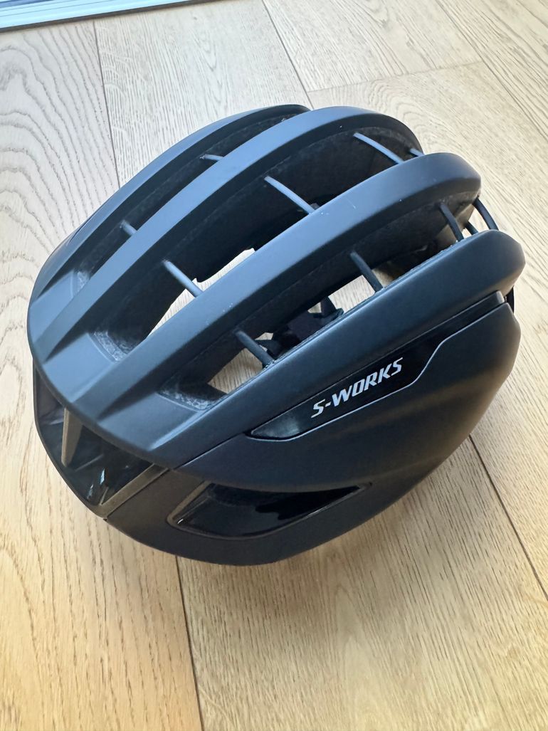 Used Specialized Prevail 3 Helmet black L 58-62 cm 2025 bike — image 7 of 9