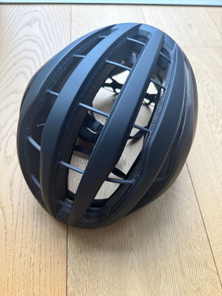 Used Specialized Prevail 3 Helmet black L 58-62 cm 2025 bike — image 1 of 9