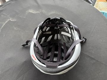 Tweedehands Giro Helios Spherical Helmet bike — afbeelding 3 van 4