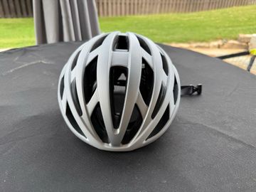Tweedehands Giro Helios Spherical Helmet bike — afbeelding 4 van 4