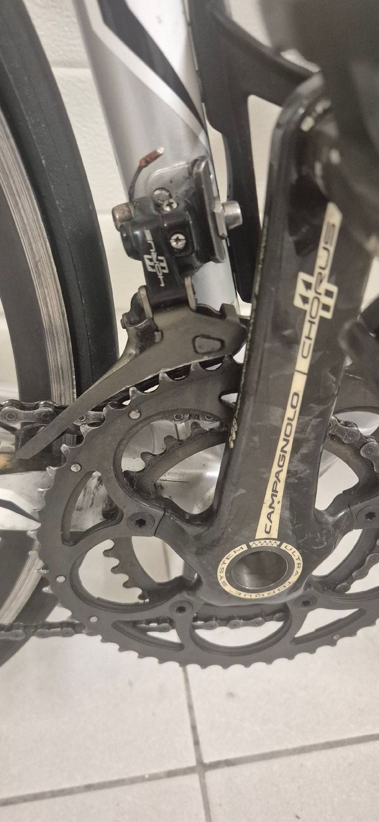 Used Campagnolo Chorus 11-speed Groupset 2013 bike — image 2 of 12