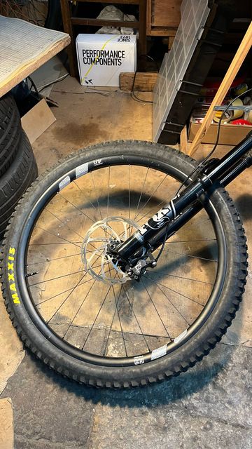 Used E*Thirteen 29 Carbon Wheels Wheels
