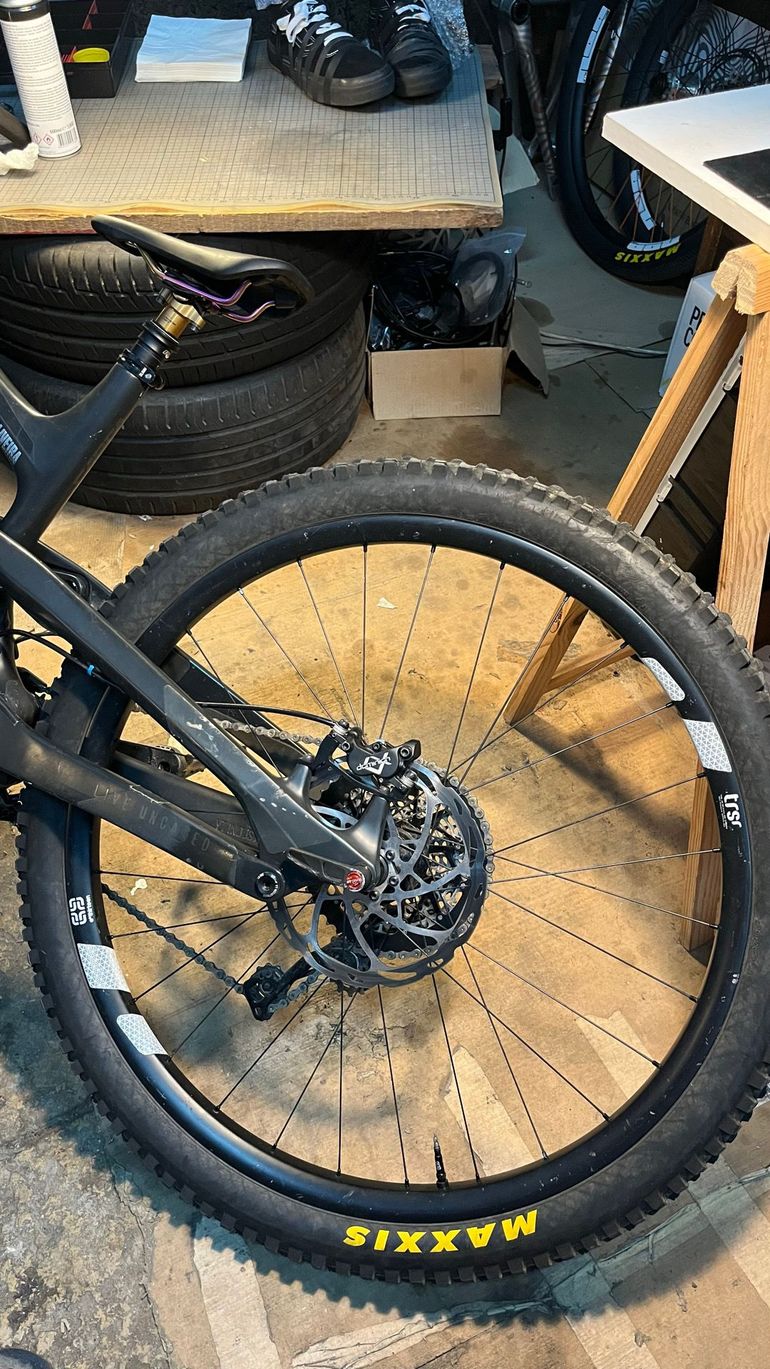 Used E*Thirteen 29 Carbon Wheels bike — image 4 of 4