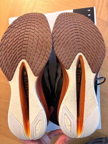 Used Nike ZoomX Vaporfly Next% 4 2025 bike — image 5 of 9