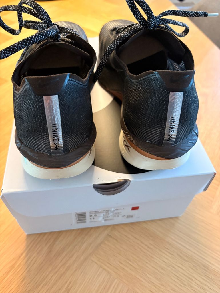 Used Nike ZoomX Vaporfly Next% 4 2025 bike — image 6 of 9