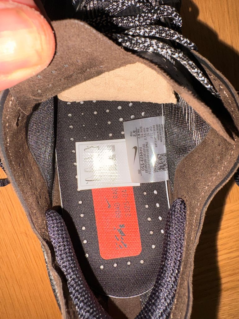 Used Nike ZoomX Vaporfly Next% 4 2025 bike — image 8 of 9