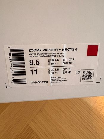 Used Nike ZoomX Vaporfly Next% 4 2025 bike — image 4 of 9